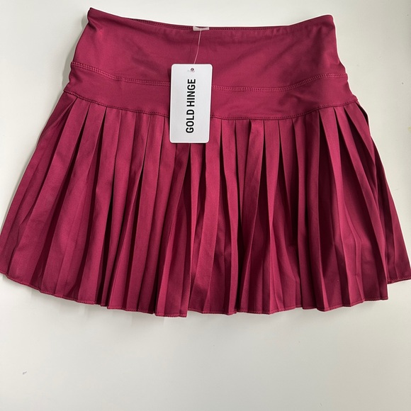 Women's Burgundy Pleated Skirt - Picture 8 of 10